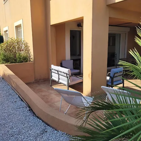 Giens-t2 Charme-7m A Pied - Rez De Jardin Hyeres